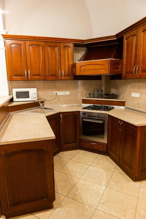 Luxury Downtown 3 Bedroom Apartment By Synagoge With Beautiful View Budapest Luaran gambar