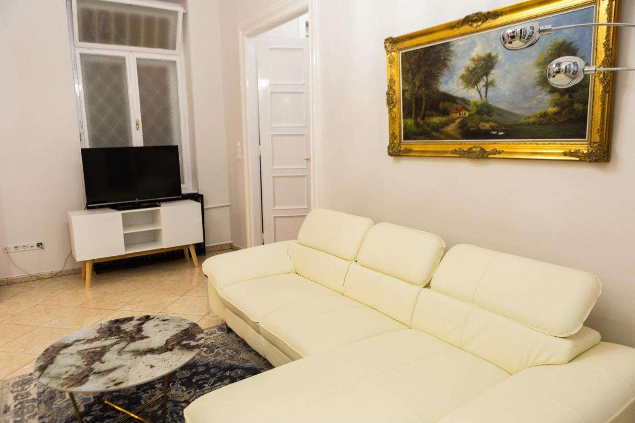 Luxury Downtown 3 Bedroom Apartment By Synagoge With Beautiful View Budapest Luaran gambar