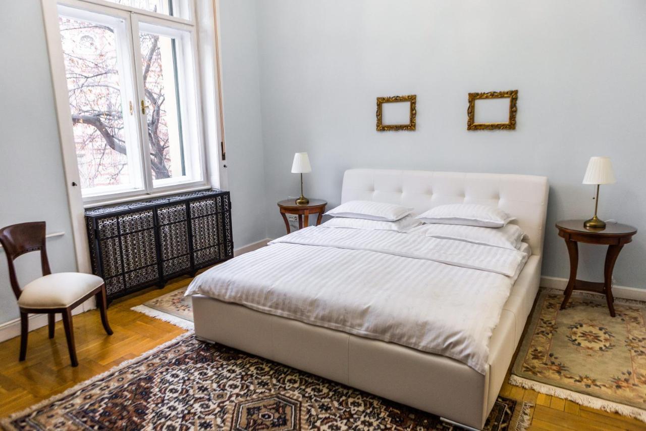 Luxury Downtown 3 Bedroom Apartment By Synagoge With Beautiful View Budapest Luaran gambar