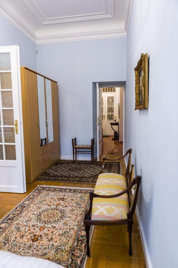 Luxury Downtown 3 Bedroom Apartment By Synagoge With Beautiful View Budapest Luaran gambar