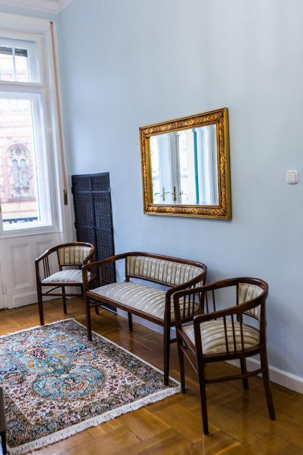 Luxury Downtown 3 Bedroom Apartment By Synagoge With Beautiful View Budapest Luaran gambar