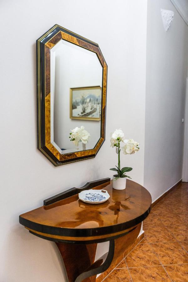 Luxury Downtown 3 Bedroom Apartment By Synagoge With Beautiful View Budapest Luaran gambar