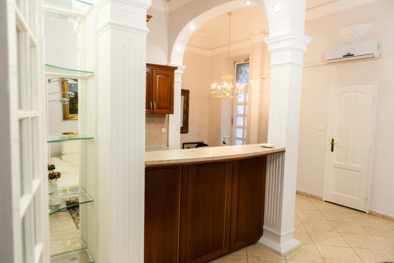 Luxury Downtown 3 Bedroom Apartment By Synagoge With Beautiful View Budapest Luaran gambar