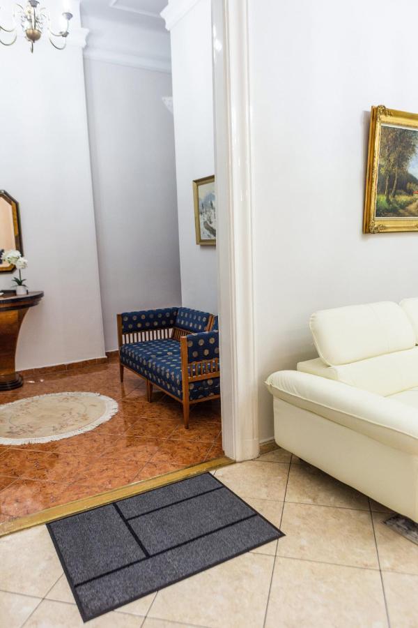 Luxury Downtown 3 Bedroom Apartment By Synagoge With Beautiful View Budapest Luaran gambar