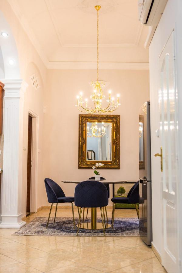 Luxury Downtown 3 Bedroom Apartment By Synagoge With Beautiful View Budapest Luaran gambar