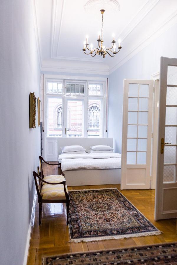 Luxury Downtown 3 Bedroom Apartment By Synagoge With Beautiful View Budapest Luaran gambar