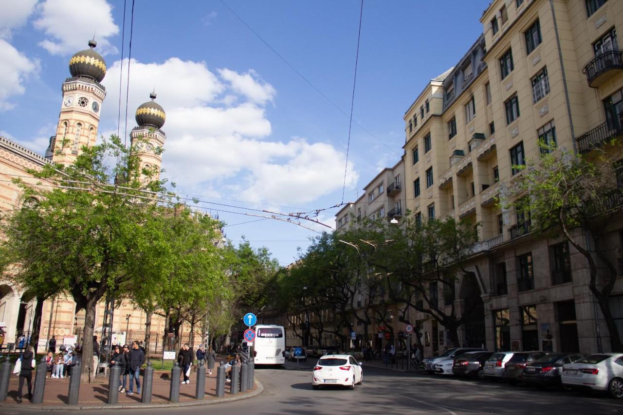 Luxury Downtown 3 Bedroom Apartment By Synagoge With Beautiful View Budapest Luaran gambar