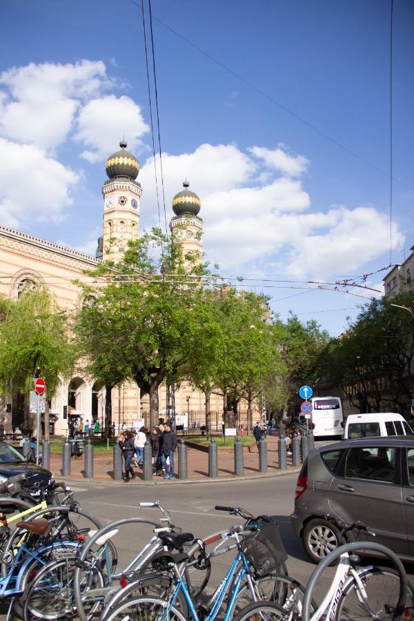 Luxury Downtown 3 Bedroom Apartment By Synagoge With Beautiful View Budapest Luaran gambar